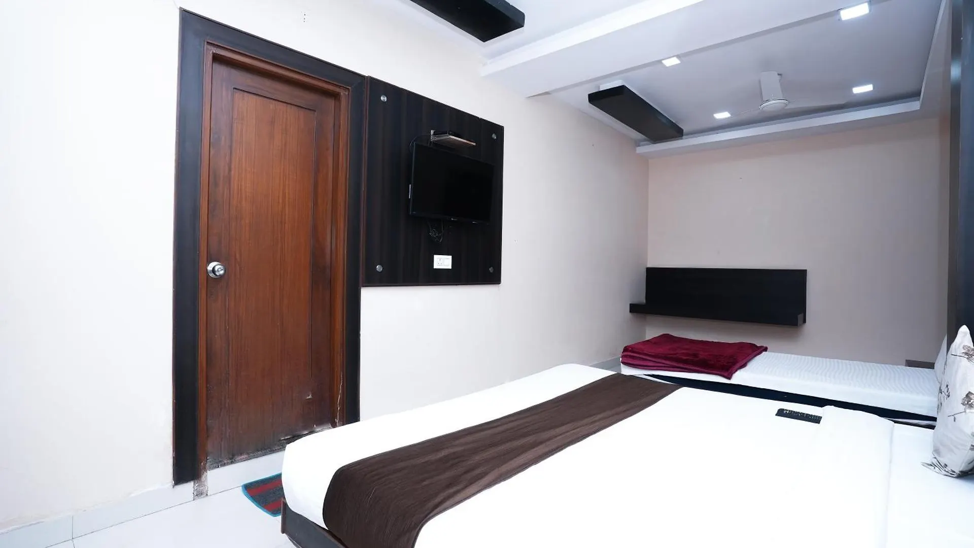 Hotel Madurai Near Central Bus Stand, Udajpur